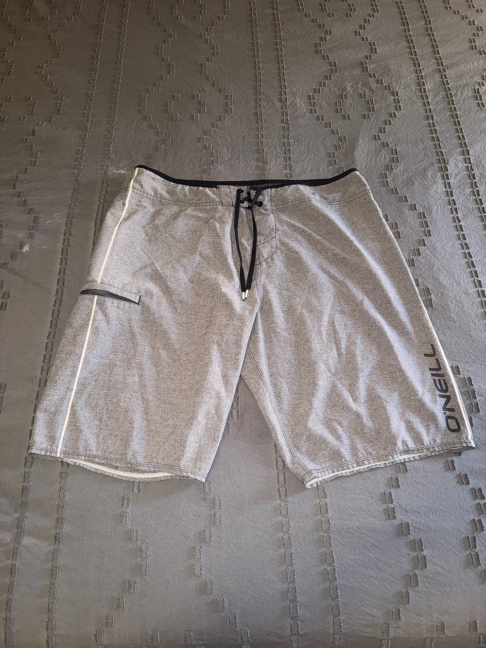 O'Neill Men's Light Gray board shorts with Black Accents